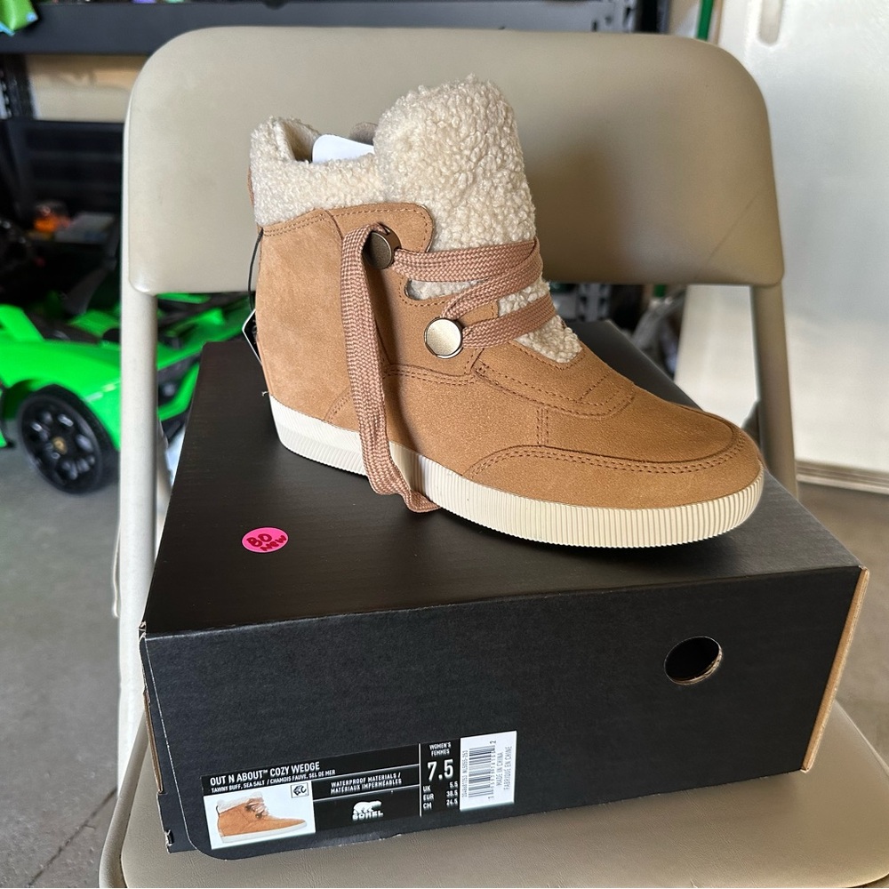 Sorel Wedges brand new in box  never worn